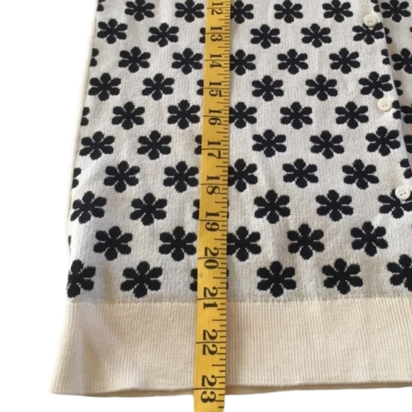 J.Crew The Caryn Cardigan in Daisy Pattern - Picture 3 of 14